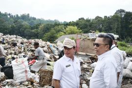 Menteri LH geram pengelolaan sampah di TPA Bakung