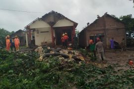 Puting beliung rusak 21 rumah di dua desa di Jepara