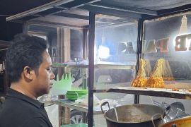 Dulu Sate Minang Saiyo dagang berkeliling, kini punya kios berkat Apical