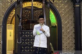 Warga memadati lokasi zikir dan doa di Masjid Baiturrahman Limboto