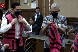 Harvey Moeis bacakan pembelaan pada sidang pledoi kasus korupsi timah