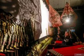 Pagelaran wayang kulit sambut tahun baru 2025