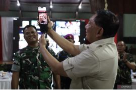 President Prabowo greets soldiers in Papua on New Year's Eve