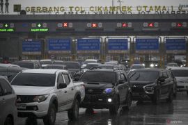 178 ribu kendaraan tinggalkan Jabotabek di H-3 libur Isra Miraj-Imlek