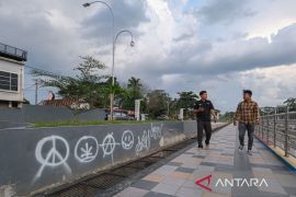 Aksi corat coret di Taman Kali Kadia Page 2 Small