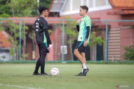 Munster bicara dipanggilnya Ernando Ari ke Timnas Indonesia