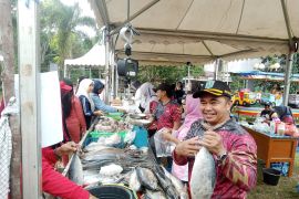 Dinas Perikanan Belitung gelar bazar ikan murah