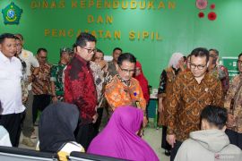 Kunjungan kerja Wamen Komdigi di Sidoarjo