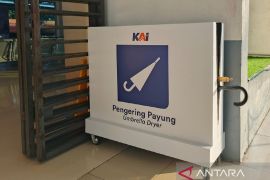 Ada pengering payung bagi penumpang kereta  di Sumut