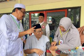 Dinkes Kalsel mendirikan 62 posko kesehatan saat Haul Guru Sekumpul