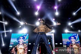 Simak lagi warta tentang aksi panggung Slank, iPhone SE generasi baru