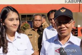 Dua Wamen tinjau makan gratis perdana di dekat kediaman Presiden Prabowo
