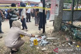 Polisi masih buru pelaku penikaman bersenjata api di Pekanbaru