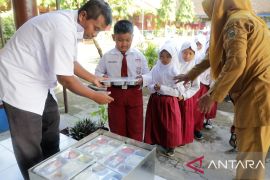 Kepala sekolah dan wali murid optimistis MBG bantu cetak generasi emas