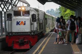 Daop 8 umumkan 5 perjalanan KA jarak jauh baru sesuai Gapeka 2025