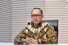 KPK panggil peneliti terkait kasus korupsi pengolahan karet Kementan