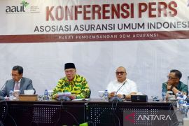 OJK minta industri perbaiki perjanjian polis, merespons putusan MK