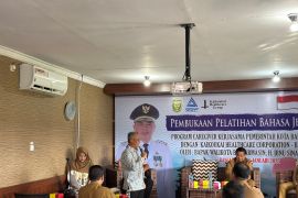 Enam perawat di Singkawang Kalbar dilatih bahasa Jepang