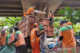 Limbah lapak ilegal Kolong Tol Angke bakal diolah jadi pupuk kompos