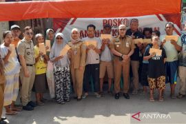 Baznas (Bazis) salurkan uang ke 27 KK penyintas kebakaran Tanah Abang