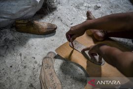 Kendala bahan baku industri alas kaki