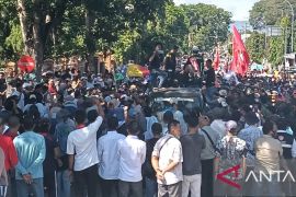 Ribuan warga di Dompu turun ke jalan nyatakan perang lawan narkoba