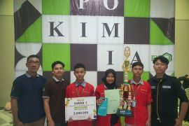 Tim listrik Balangan raih predikat terbaik LKTIN UPI 2024