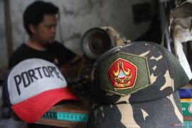 Industri konveksi topi rumahan di Malang