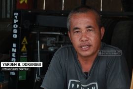 Bengkel ban truk di Tentena berkembang pesat berkat CSR Poso Energy