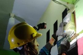 PLN sedang bangun jaringan listrik di lima desa wilayah Kapuas Hulu