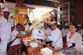 Wabup Badung hadiri Karya Ngenteg Linggih Pura Taman Suci Darmasaba