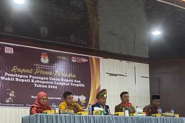 KPU Langkat tetapkan Syah Afandin-Tiorita Surbakti pasangan bupati-wakil bupati terpilih