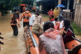 Ribuan rumah warga di Serang Banten terendam banjir