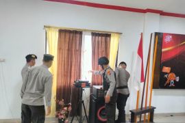 170 personel polres Bangka Selatan lakukan pengamanan penetapan paslon terpilih Pilkada 2024