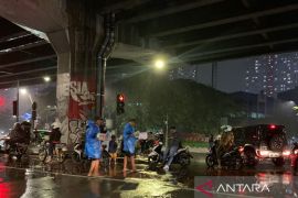 Dua ruas jalan di Jakbar masih terendam banjir