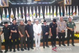 Bey: Pelantikan gubernur Jabar terpilih tunggu Mendagri
