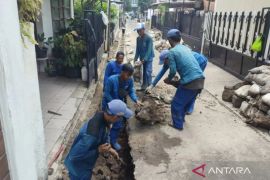Sudin SDA Jakpus normalisai saluran di Cempaka Putih Tengah XXII