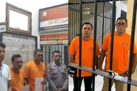 Aniaya pendemo yang protes minyak tanah langka, Kadisperindagkop Halbar jadi tersangka