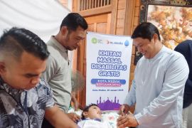 Karyawan XL Axiata gelar khitanan puluhan penyandang disabilitas