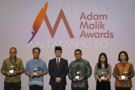 ANTARA raih Adam Malik Awards Page 1 Small