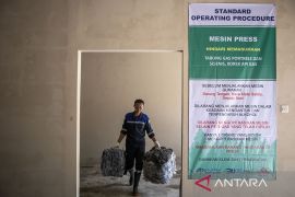 Pengolahan sampah destinasi wisata di TPST 3R Cikole
