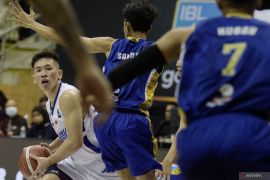 Satria Muda berhasil menahan kebangkitan Prawira di Bandung