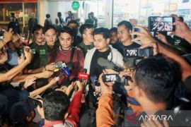 Keluarga korban mengaku emosional melihat pelaku penembakan