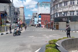 Polisi patroli di Gereja Silo Ambon beri rasa aman warga beribadah