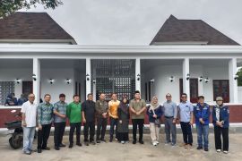 Kolam Renang "Idaman" Banjarbaru bergaya arsitektur Tropical Hindia Belanda