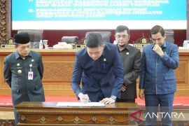 DPRD Provinsi Jambi setujui tiga Ranperda menjadi Perda