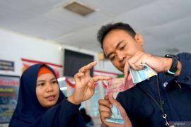Rupiah melemah karena data ekonomi AS yang solid