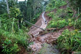 Penanganan bencana tanah gerak di Trenggalek