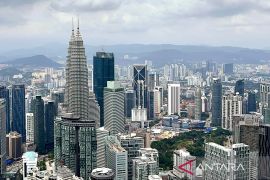 Kurangi 10 persen pegawai, Petronas sebut sedang jalani transformasi strategis