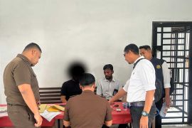 Kejari Aceh Besar tahan tersangka penyalahgunaan BBM bersubsidi